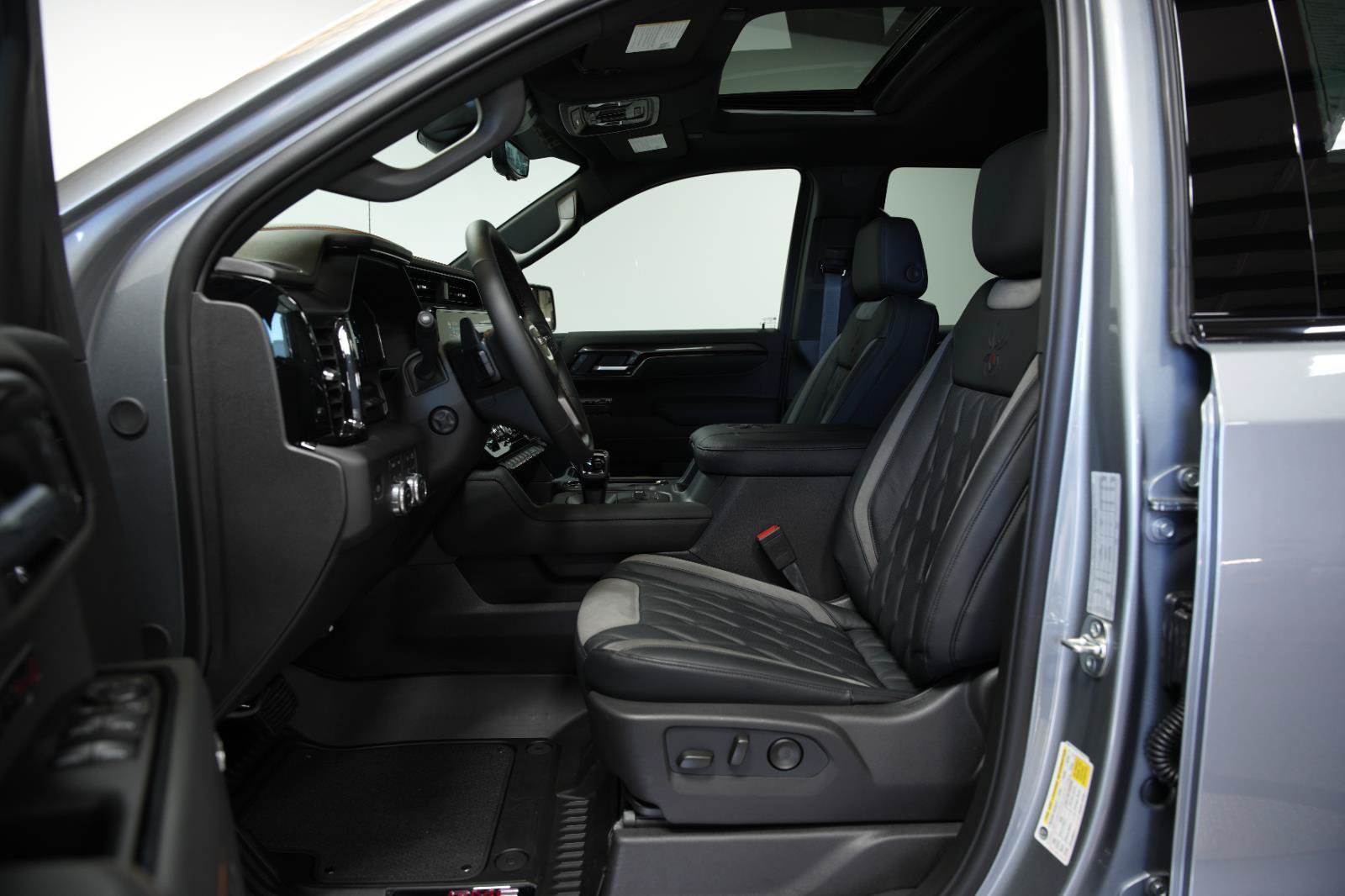 New 2026 GMC Sierra 1500 AT4 w/ AT4 Premium Package AWD/4WD image 31