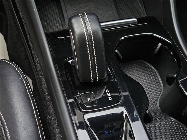 Used 2019 Volvo XC40 T5 R-Design AWD/4WD image 14