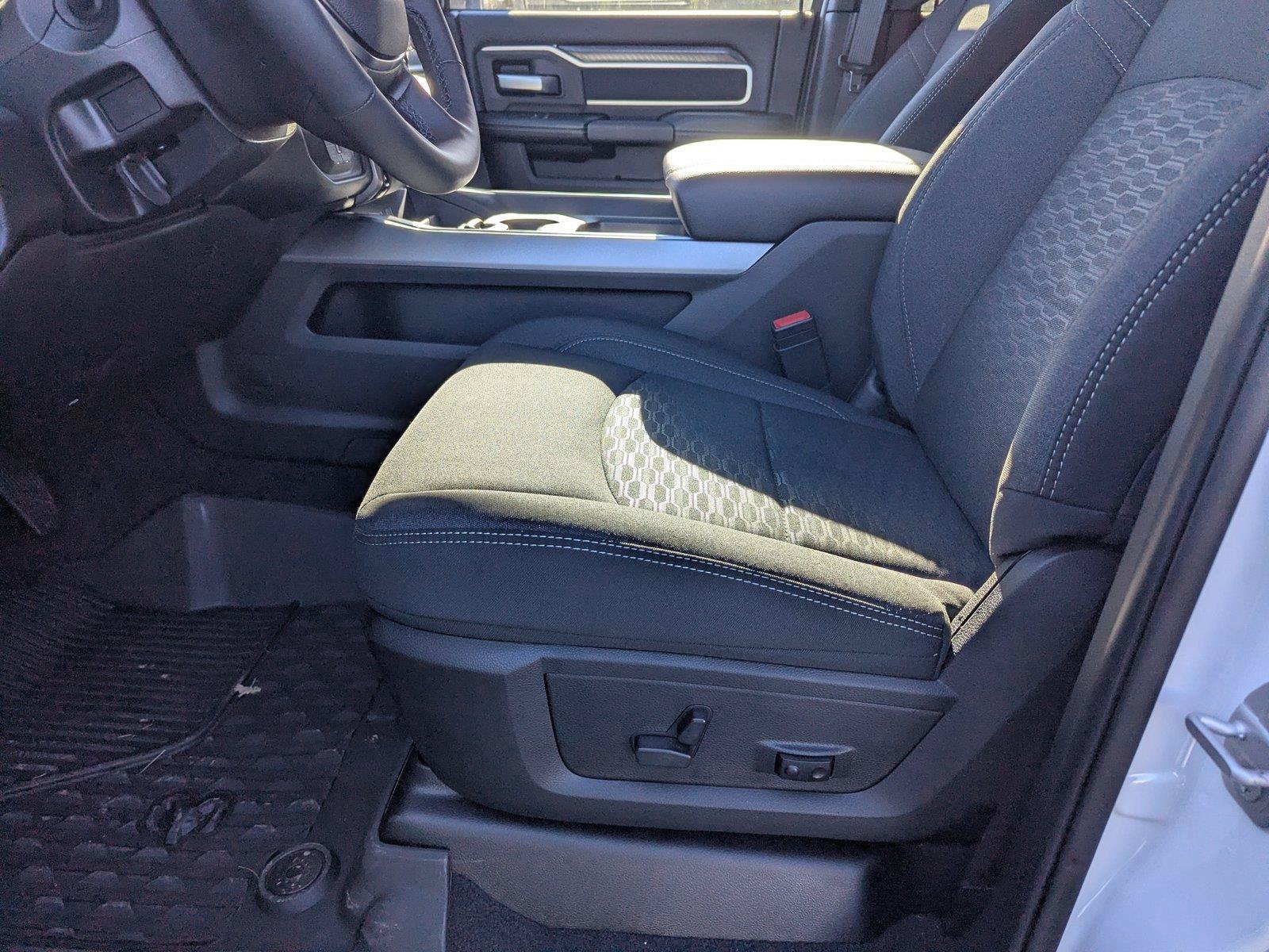 New 2026 RAM 3500 Big Horn AWD/4WD image 17