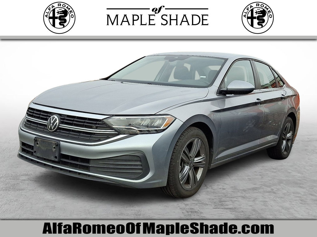 Used 2024 Volkswagen Jetta SE image 1