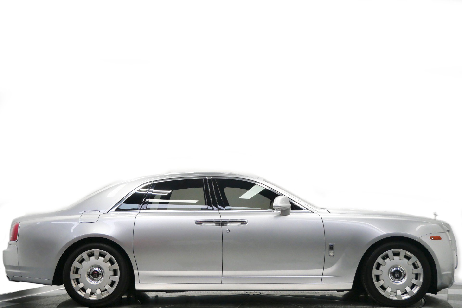 Used 2013 Rolls-Royce Ghost RWD image 2