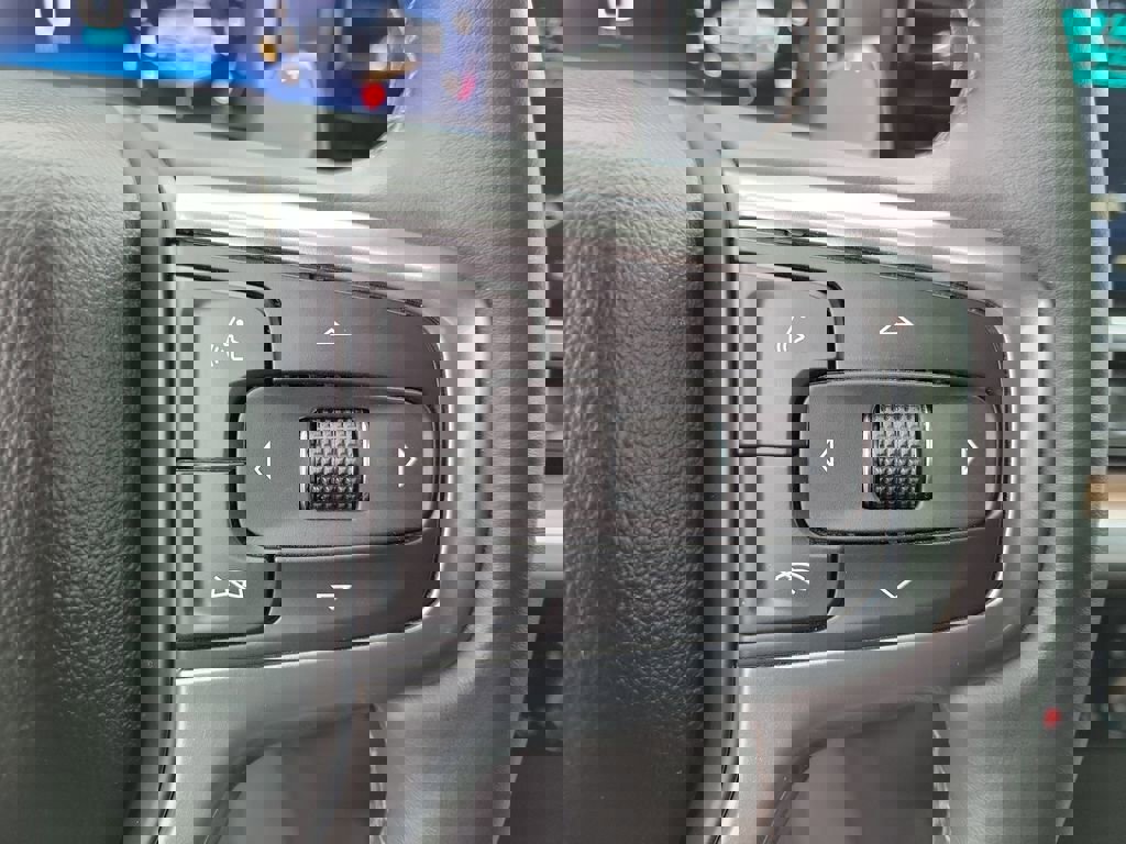 Used 2025 Chevrolet Silverado 1500 LT image 24