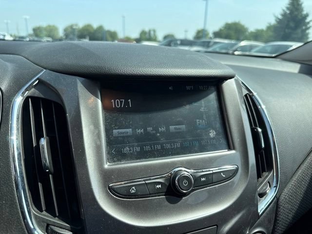 Used 2017 Chevrolet Cruze LT FWD image 22