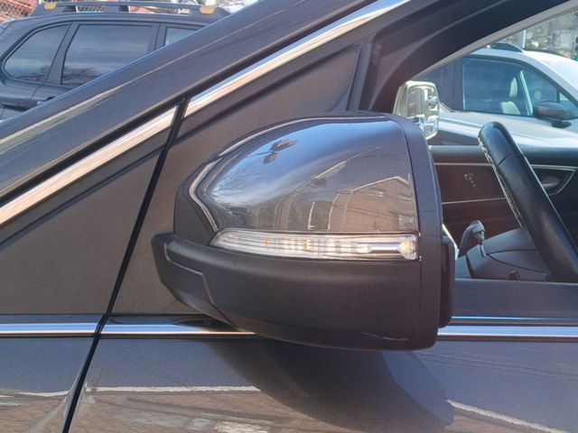 Used 2018 Ford Edge Titanium image 29