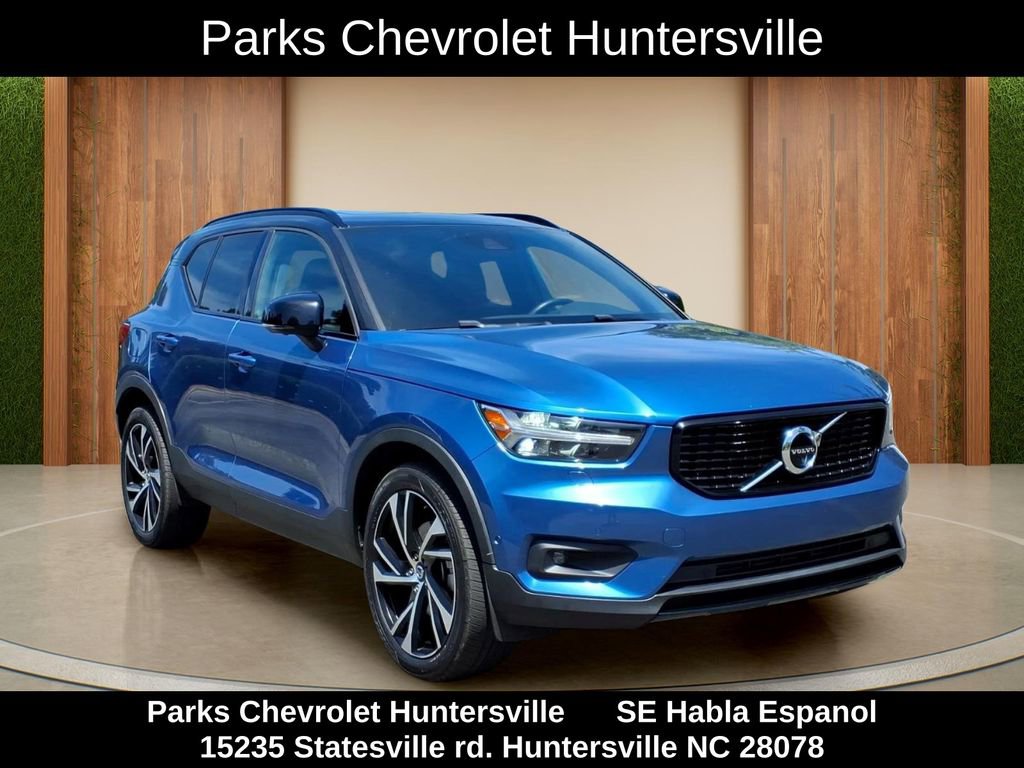 Used 2019 Volvo XC40 T5 R-Design