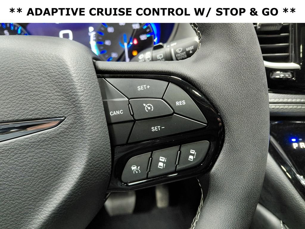 Used 2025 Chrysler Pacifica Limited w/ Trailer Tow Group AWD/4WD image 8