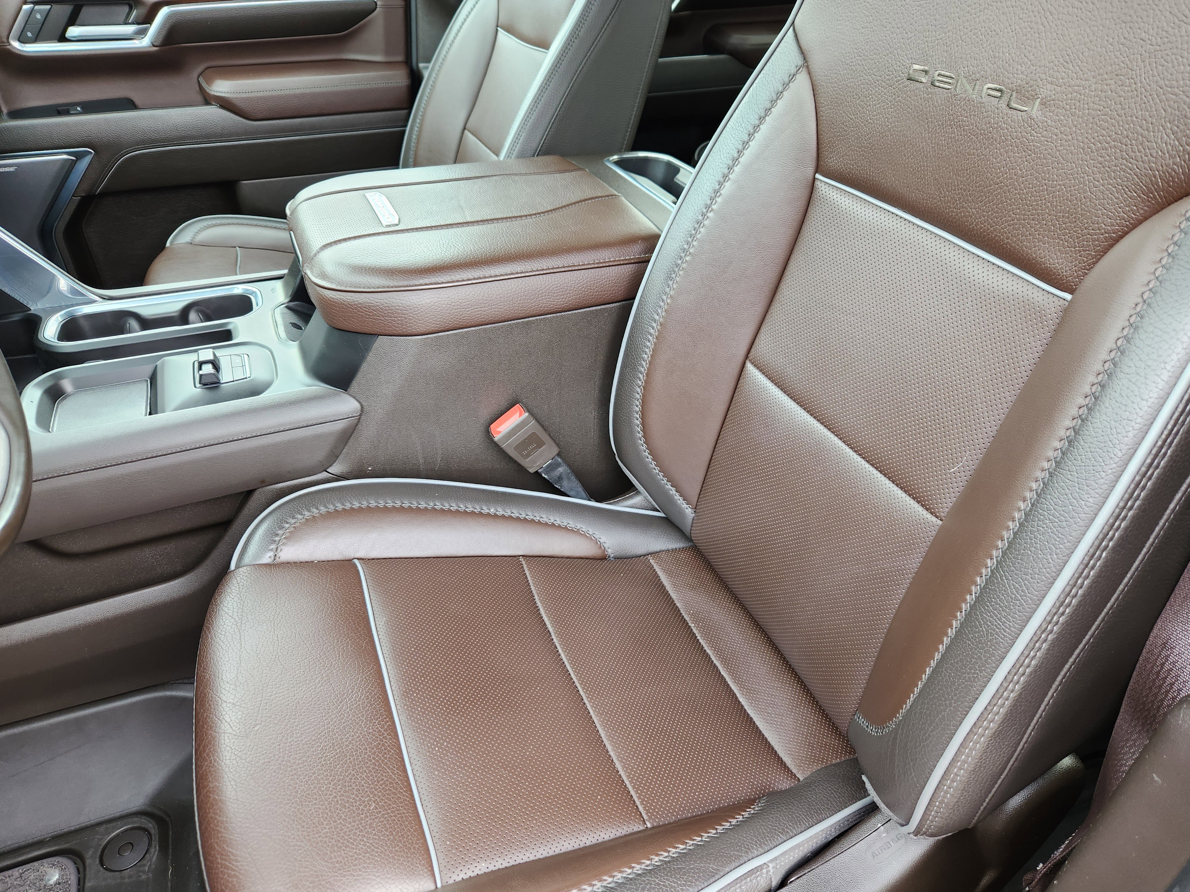 Used 2024 GMC Sierra 2500 Denali w/ Denali Reserve Package image 9