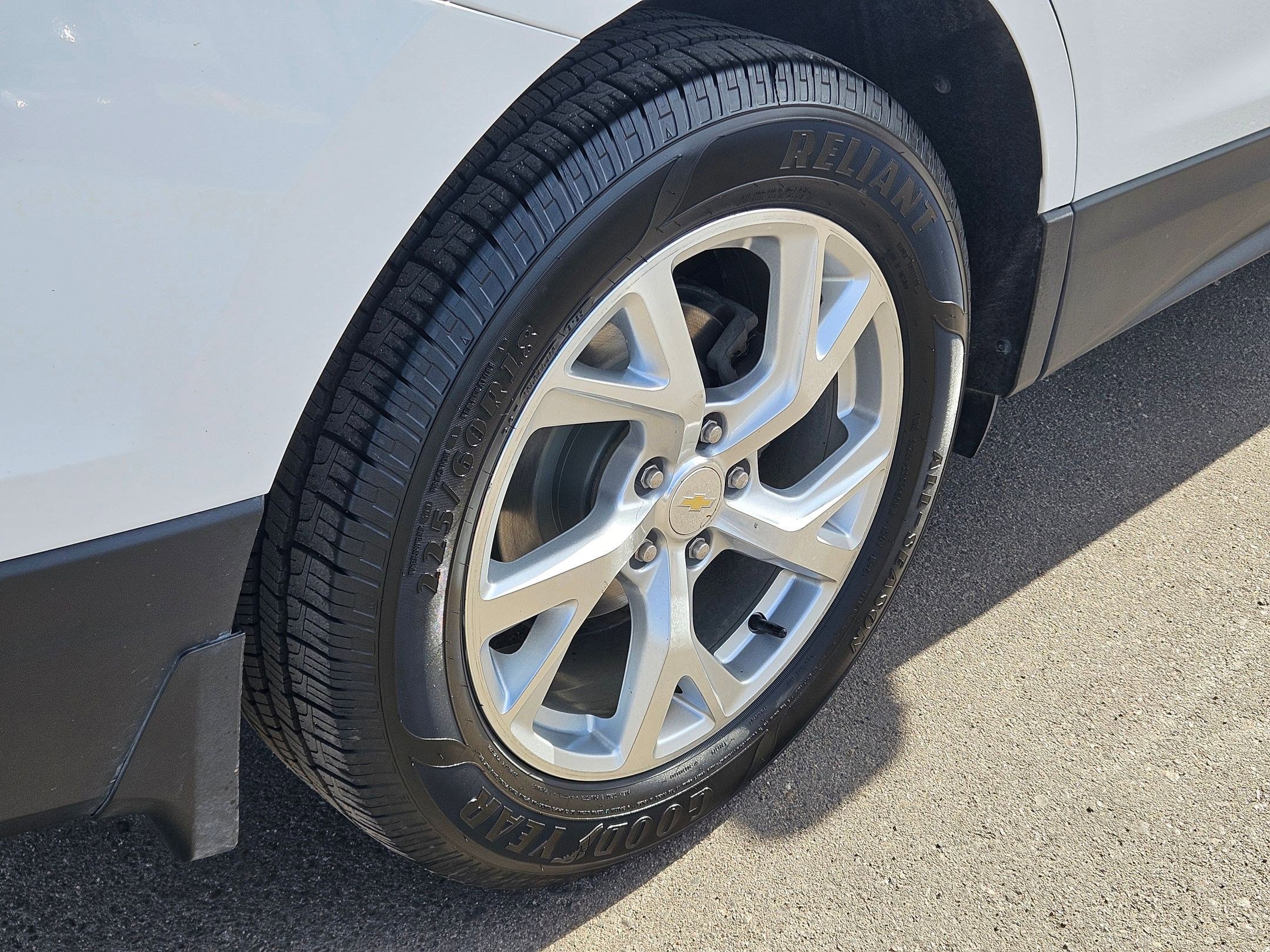 Used 2019 Chevrolet Equinox Premier w/ Premier True North Edition AWD/4WD image 13
