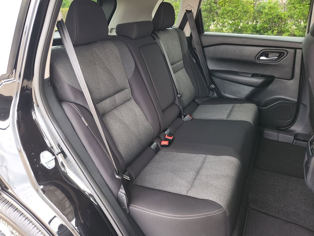 Used 2025 Nissan Rogue SV AWD/4WD image 14