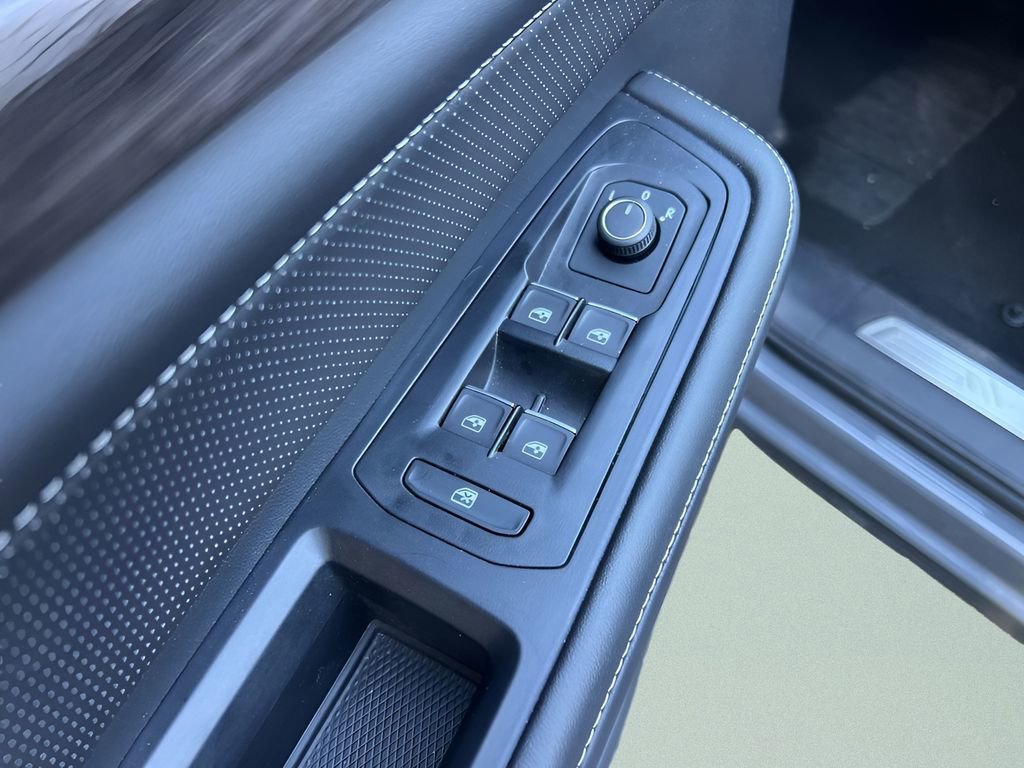 Certified 2025 Volkswagen Atlas SEL image 13