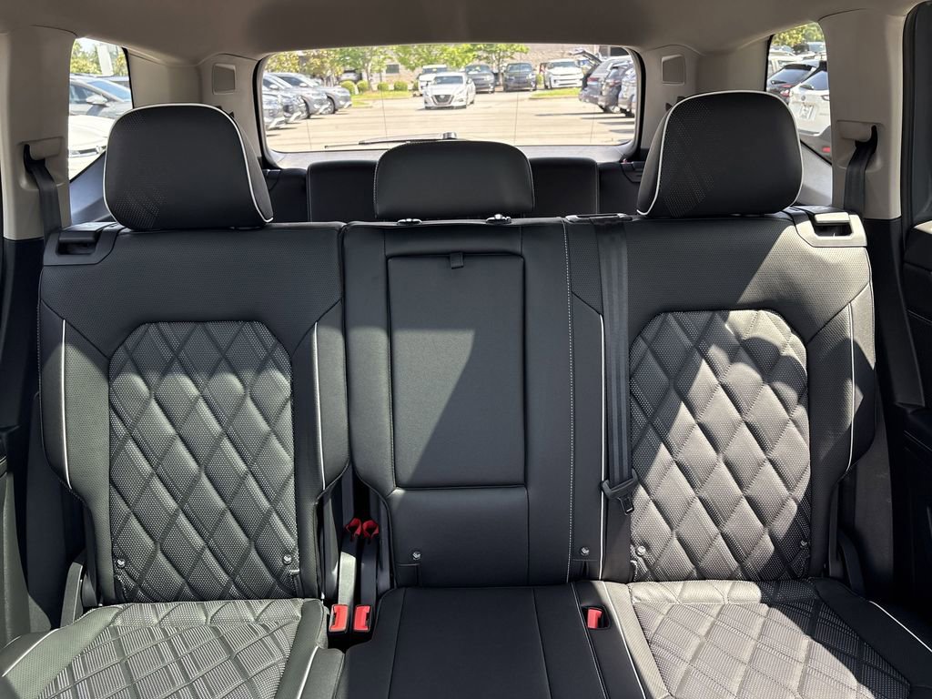 New 2025 Volkswagen Atlas SEL Premium R-Line image 34