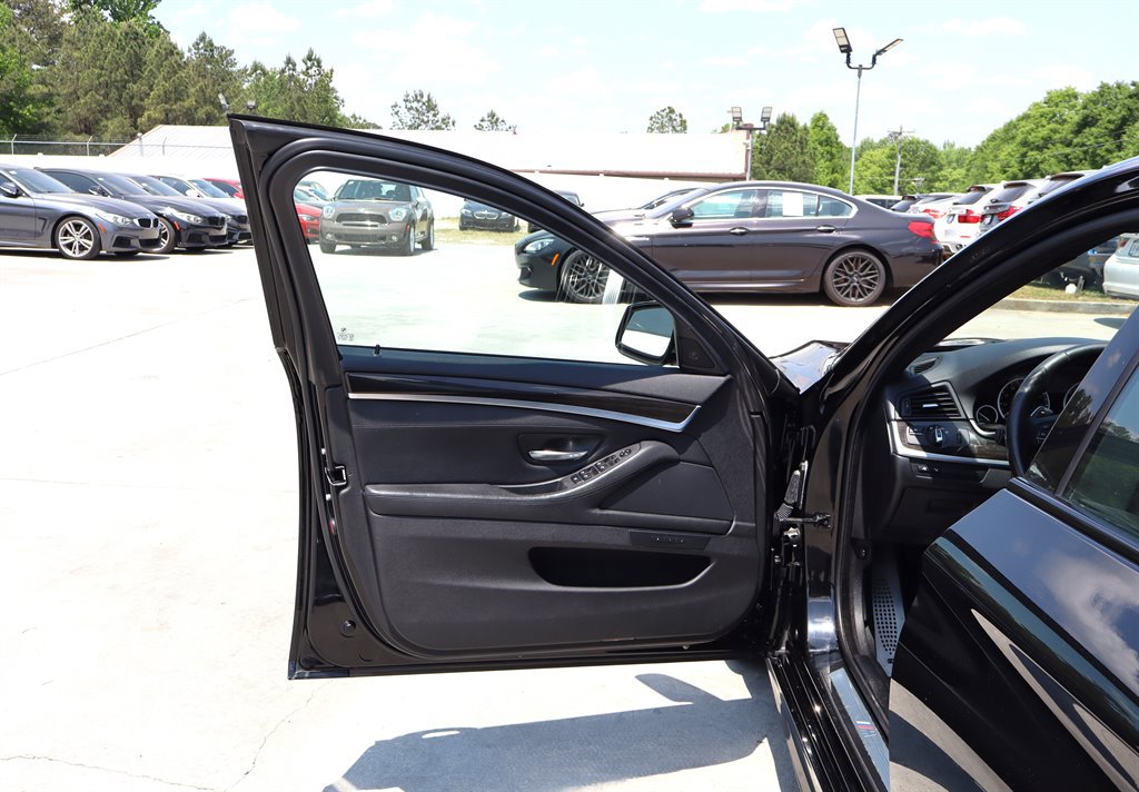 Used 2013 BMW 550i Sedan RWD image 33