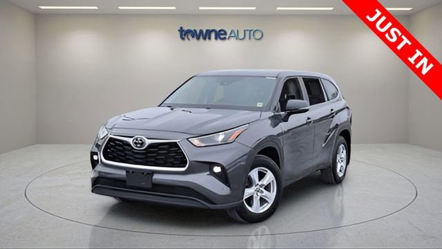 Used 2023 Toyota Highlander LE