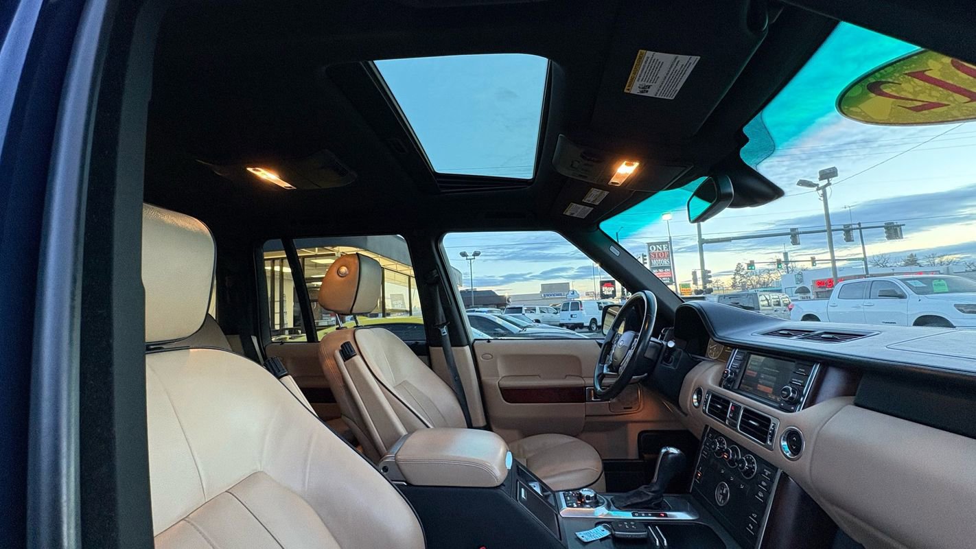 Used 2012 Land Rover Range Rover HSE image 24