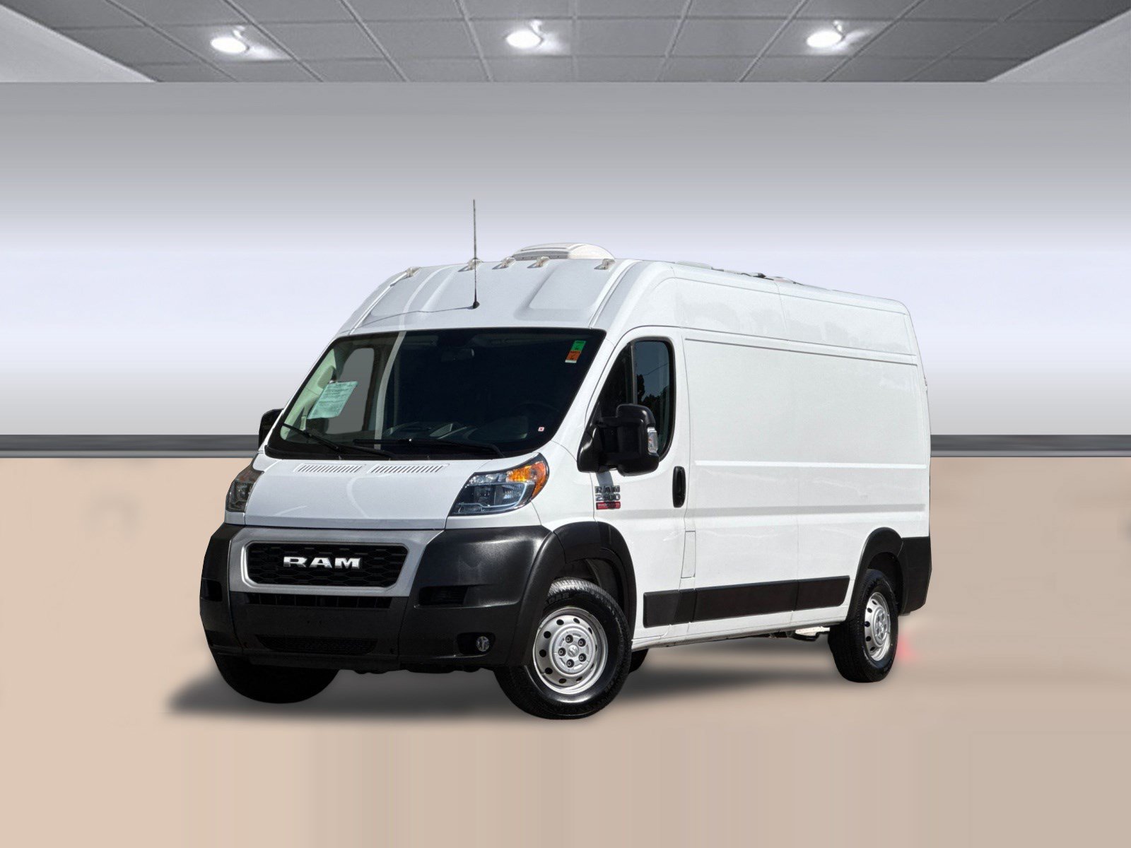 Used 2021 RAM ProMaster 2500 w/ Convenience Group FWD image 2