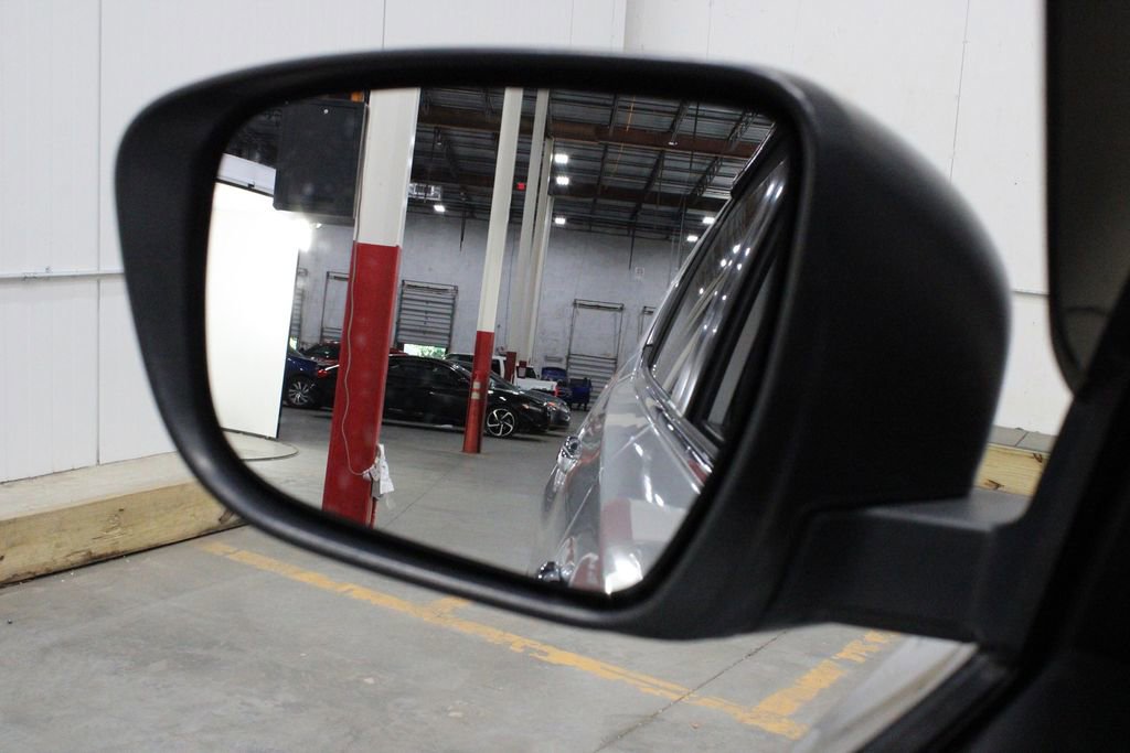 Used 2020 Nissan Rogue SL image 42