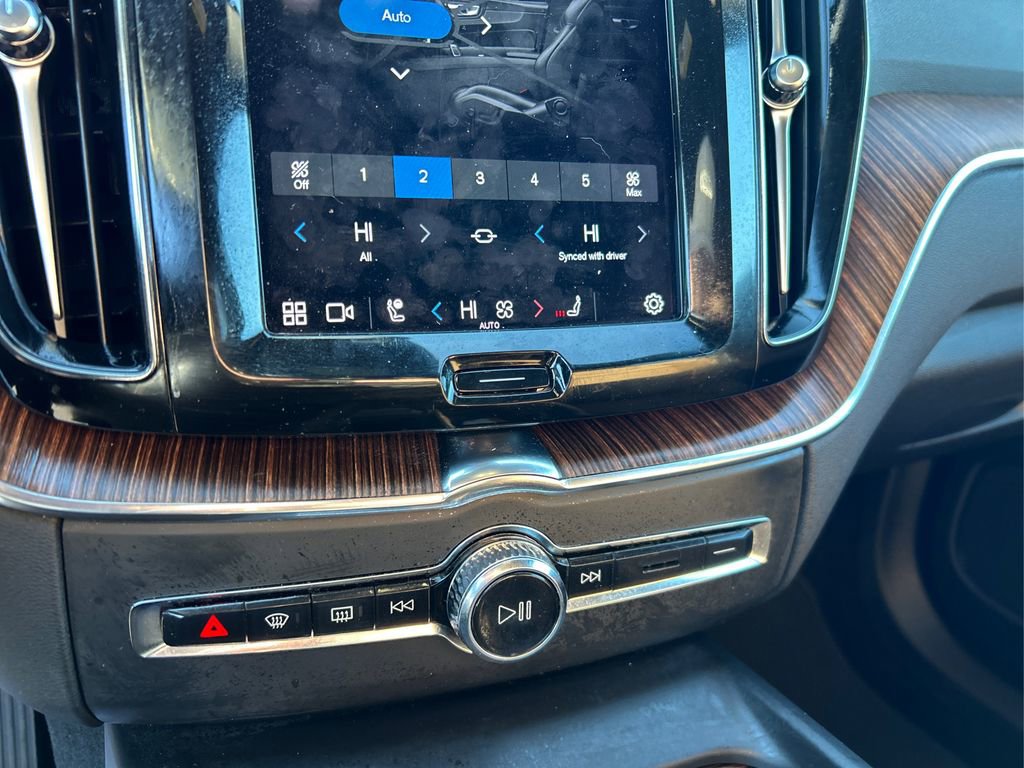 Used 2023 Volvo XC60 B5 Plus w/ Climate Package image 25