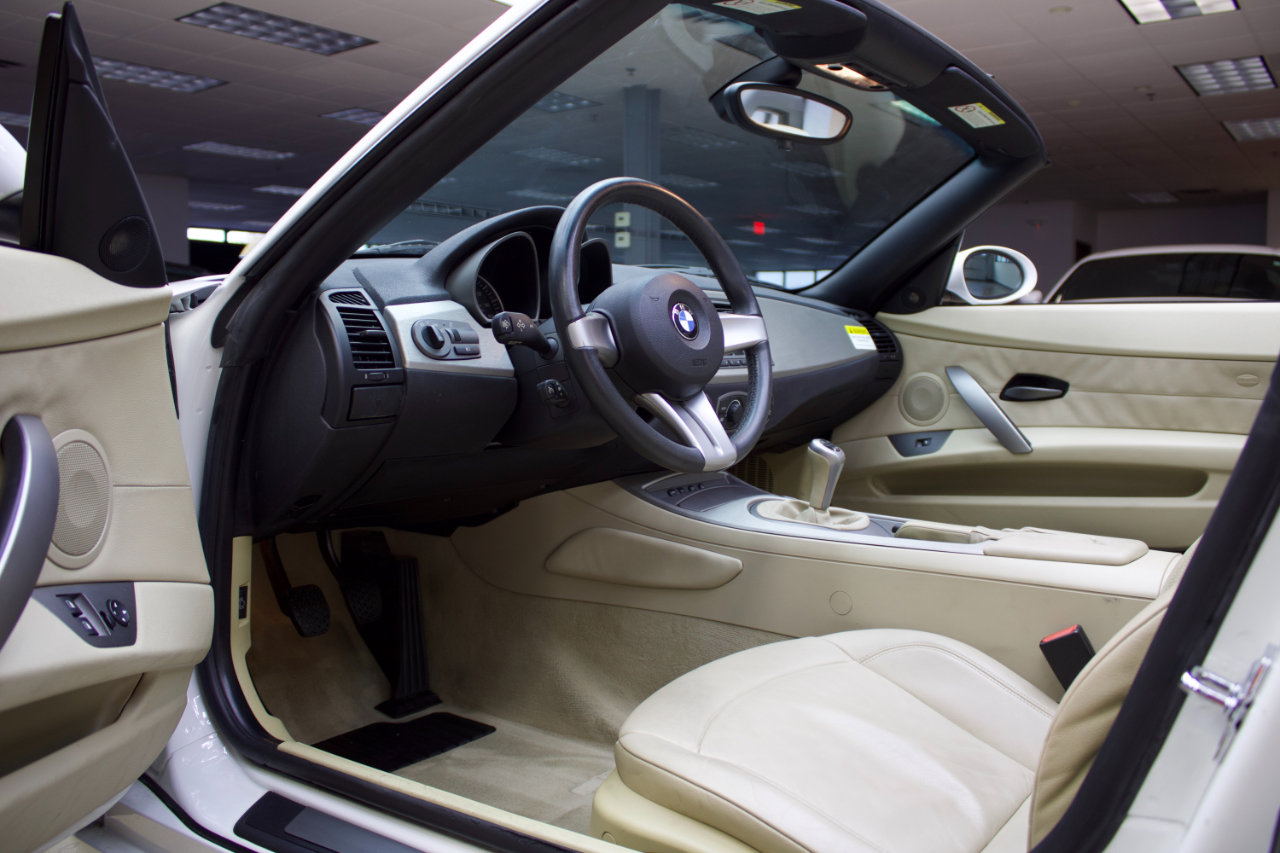 Used 2003 BMW Z4 3.0i image 40