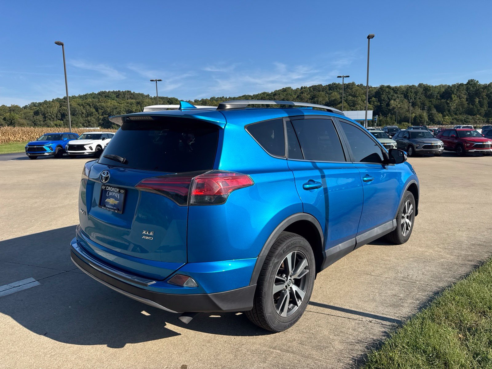Used 2017 Toyota RAV4 XLE w/ Plus Special Value Package AWD/4WD image 4
