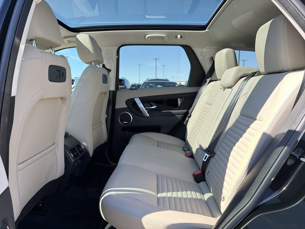 Used 2025 Land Rover Discovery Sport S image 5