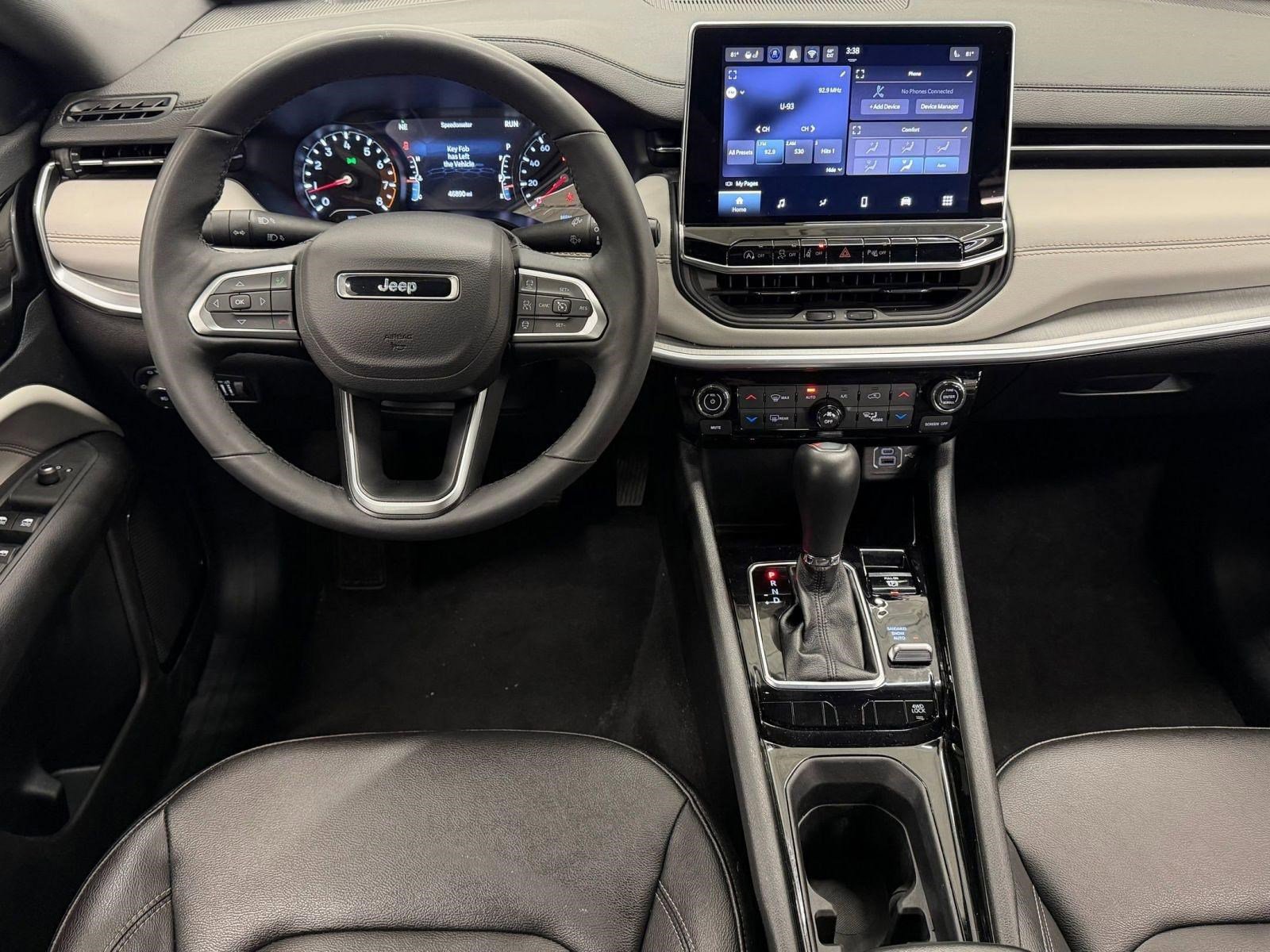 Used 2025 Jeep Compass Limited image 23