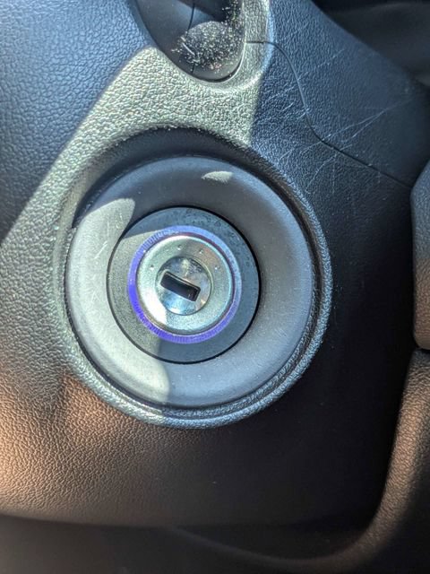 Used 2025 Hyundai Elantra SE FWD image 30