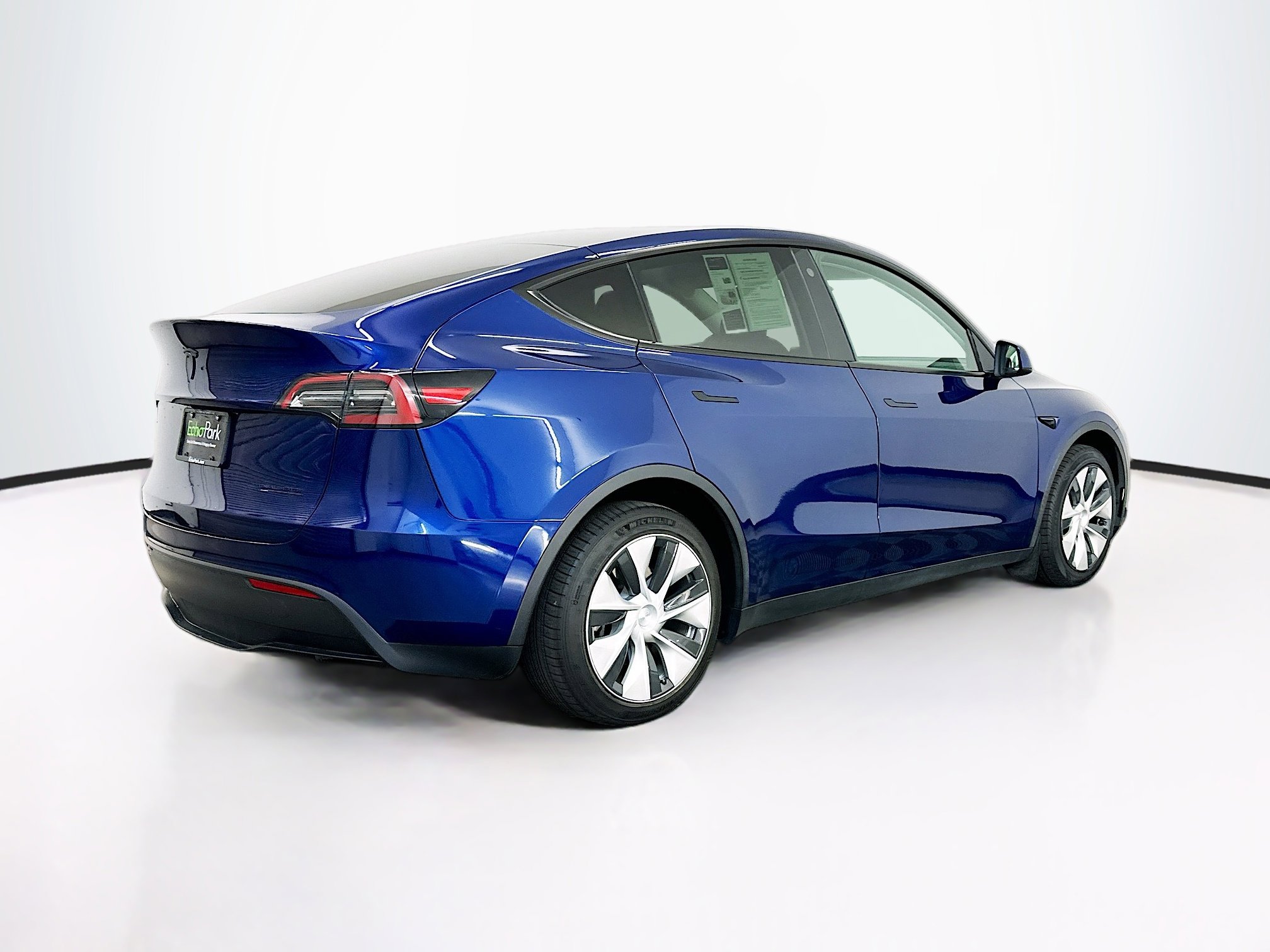 Used 2023 Tesla Model Y Long Range image 9