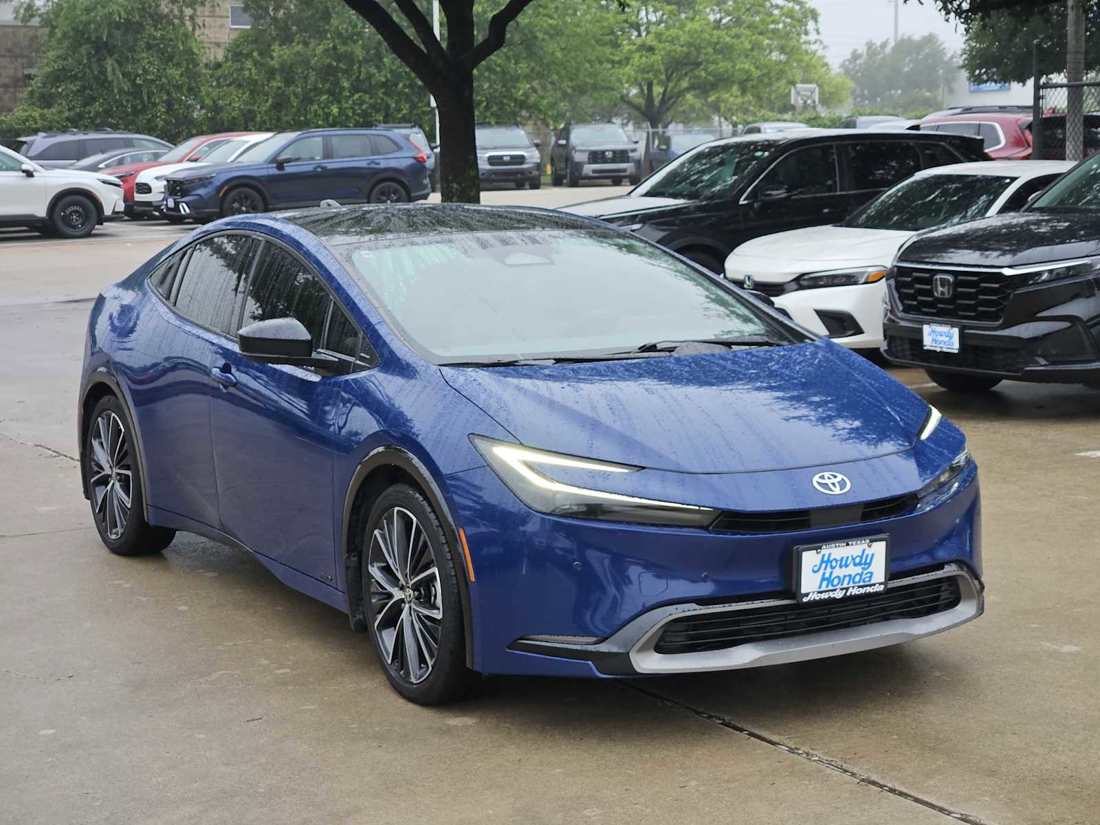 Used 2024 Toyota Prius XLE image 3