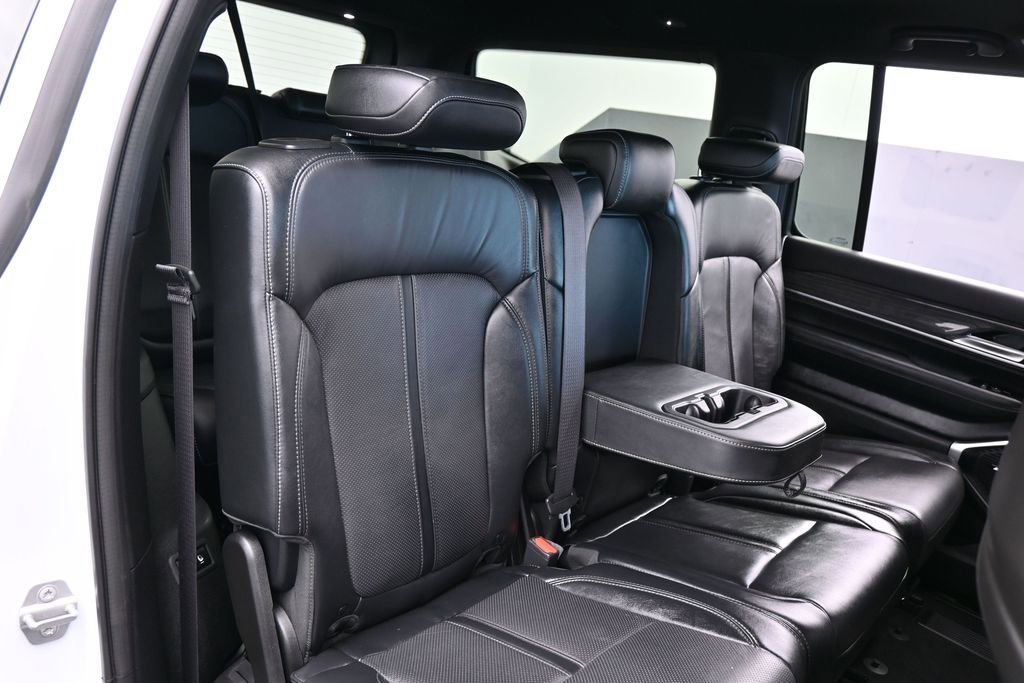 Used 2022 Jeep Wagoneer Series III RWD image 43