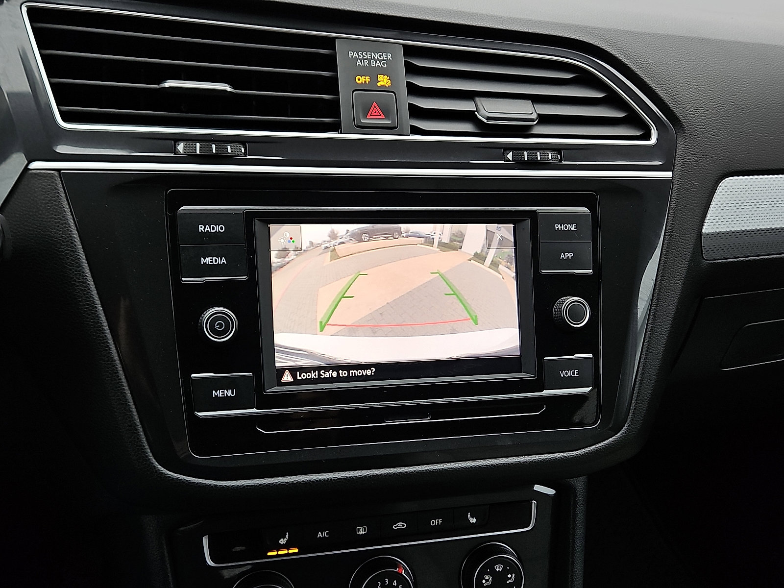 Certified 2024 Volkswagen Tiguan S image 15