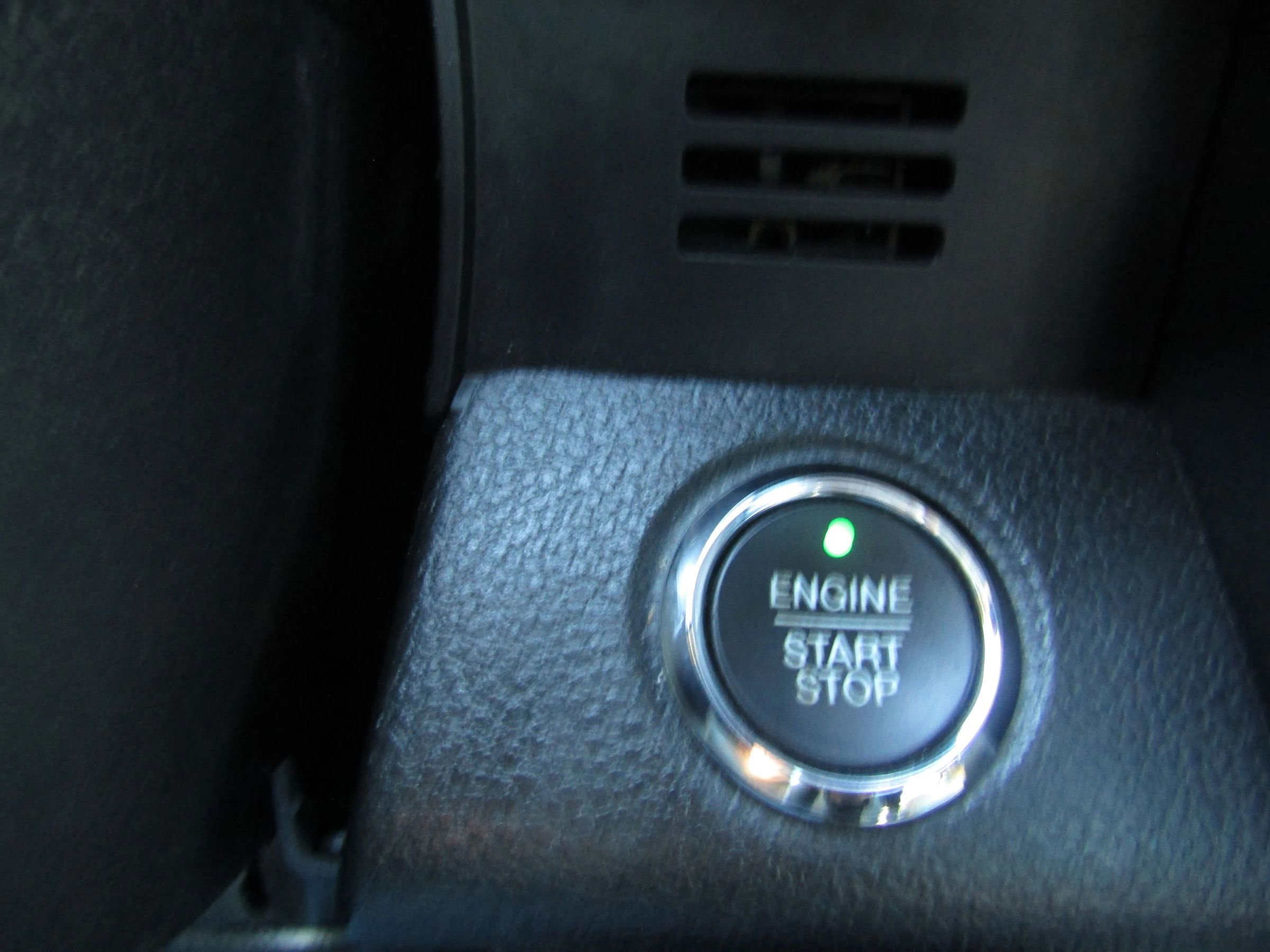 Used 2015 Ford F150 Platinum w/ Equipment Group 701A Luxury image 31