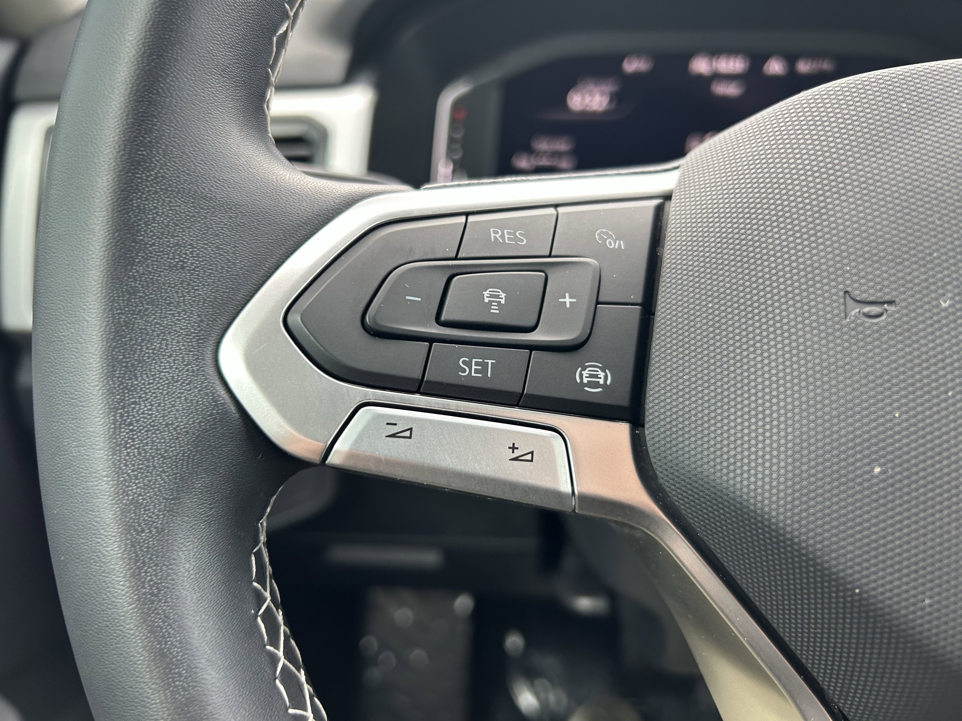 Certified 2023 Volkswagen Atlas SE w/ Panoramic Sunroof Package image 17