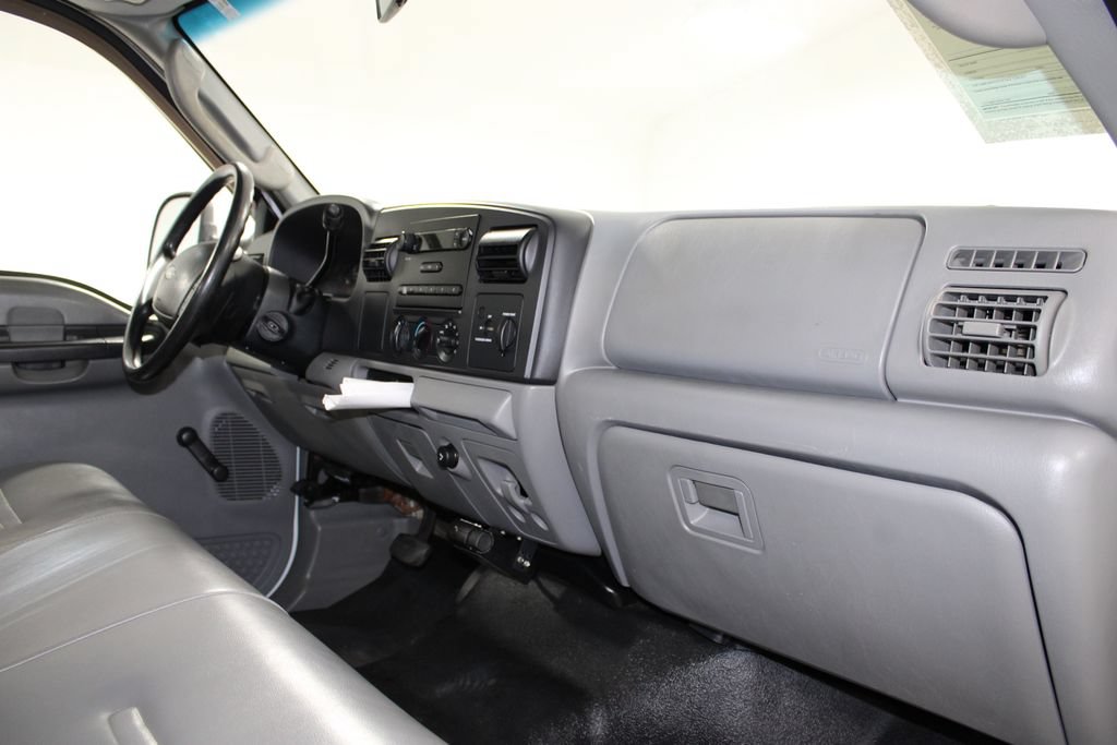 Used 2006 Ford F350 XL RWD image 26