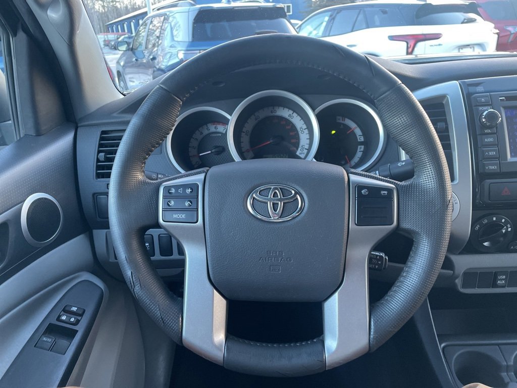 Used 2013 Toyota Tacoma 4x4 Access Cab image 10