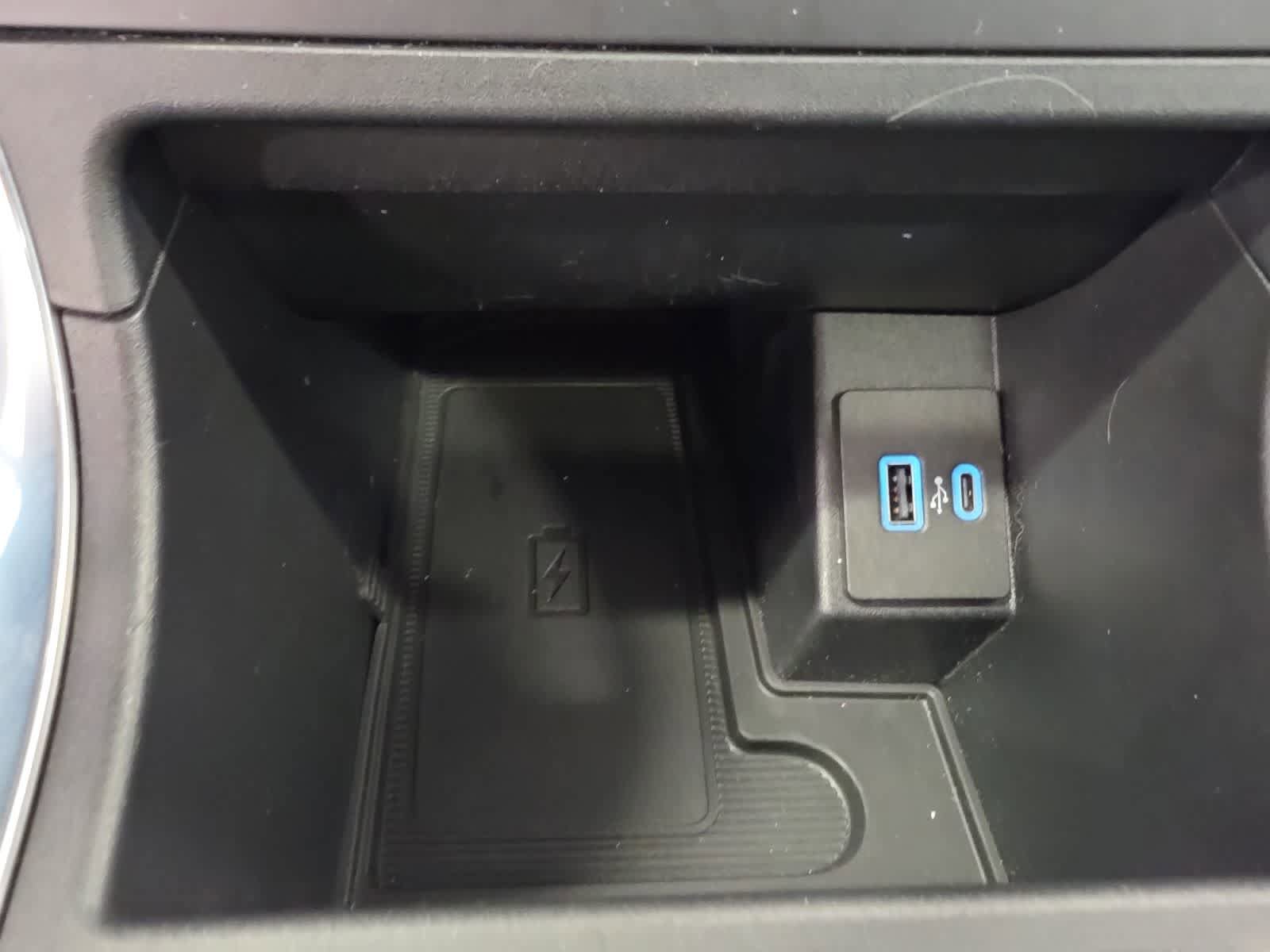 Used 2024 Ford Edge Titanium w/ Equipment Group 301A AWD/4WD image 25