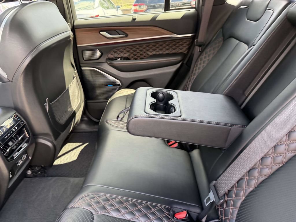 Used 2022 Jeep Grand Cherokee Summit w/ MOPAR Finishing Package AWD/4WD image 22