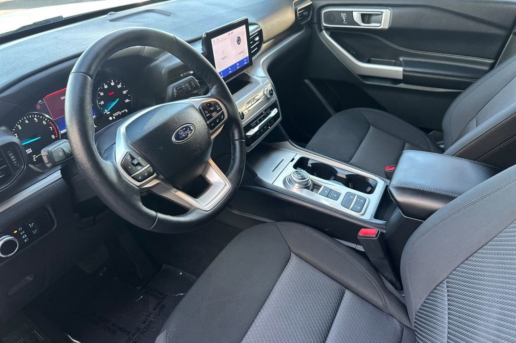 Certified 2023 Ford Explorer XLT image 12
