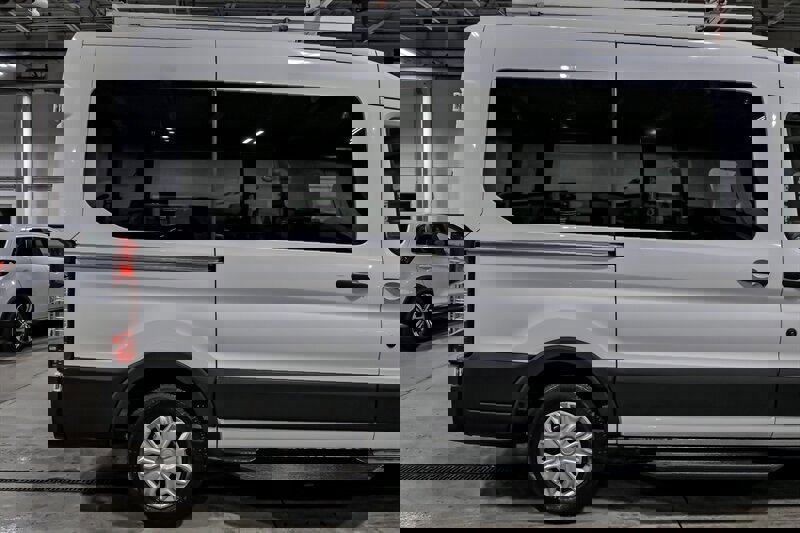 Used 2019 Ford Transit 150 XLT image 5