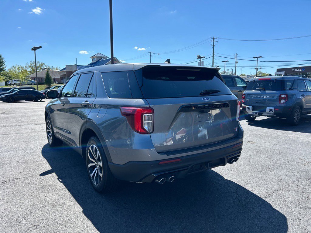 Used 2022 Ford Explorer ST image 11