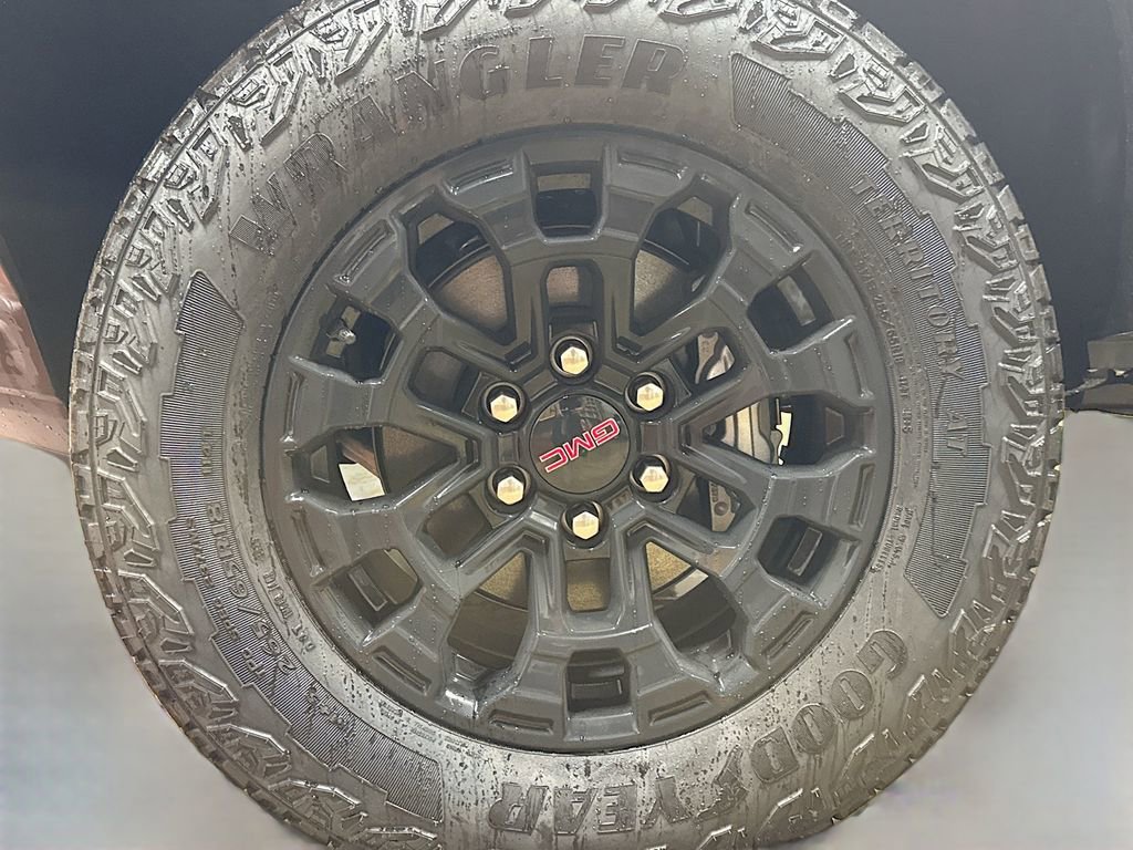 New 2026 GMC Canyon Elevation w/ Convenience Package image 31