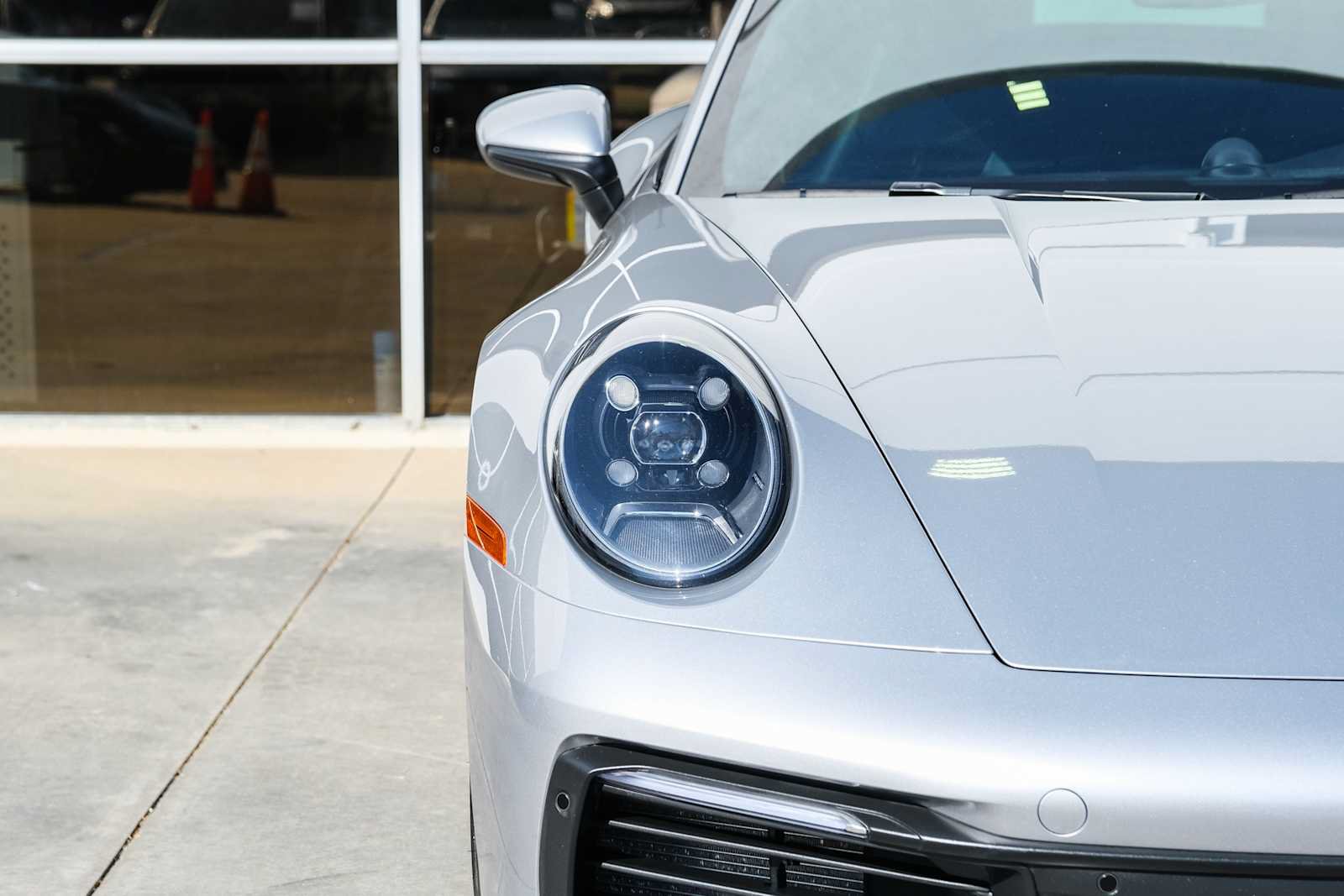 Used 2020 Porsche 911 Carrera RWD image 4