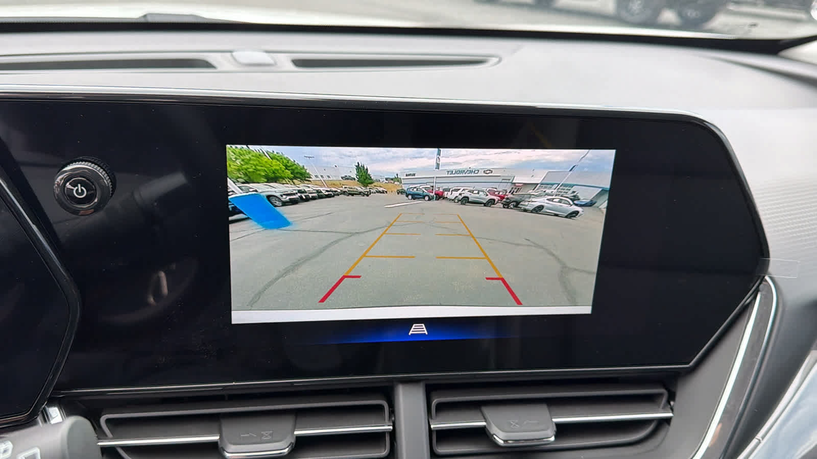 New 2026 Chevrolet Trax ACTIV w/ Sunroof Package FWD image 16