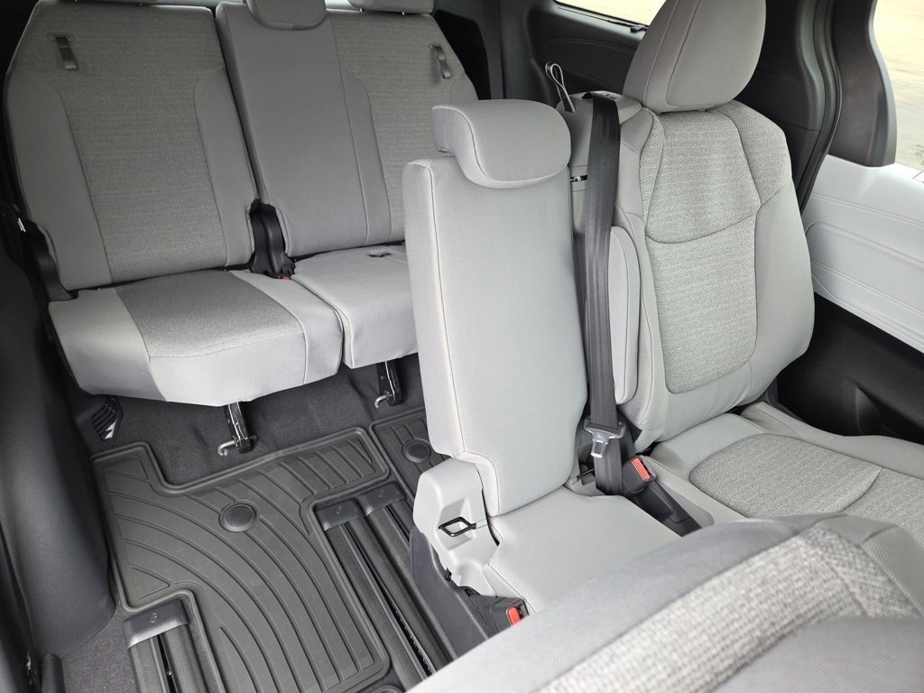New 2026 Toyota Sienna LE image 6