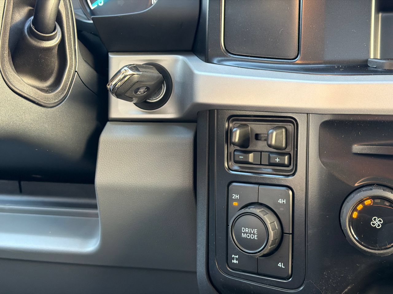 New 2026 Ford F250 XL w/ STX Appearance Package AWD/4WD image 28