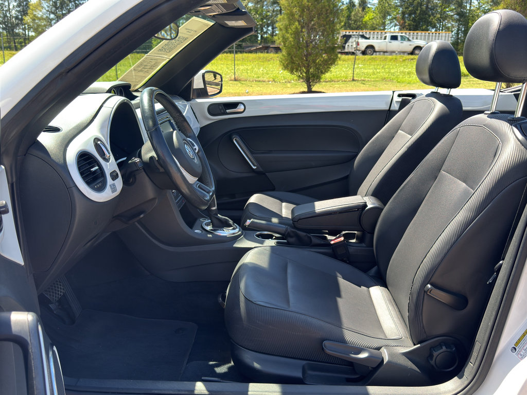Used 2013 Volkswagen Beetle TDI image 12