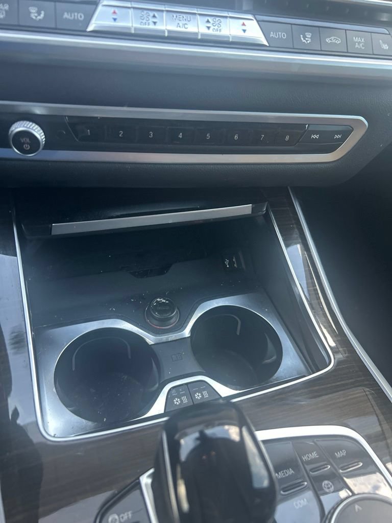 Used 2019 BMW X7 xDrive40i w/ Premium Package AWD/4WD image 12