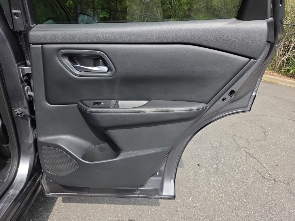 Certified 2025 Nissan Rogue SV FWD image 36