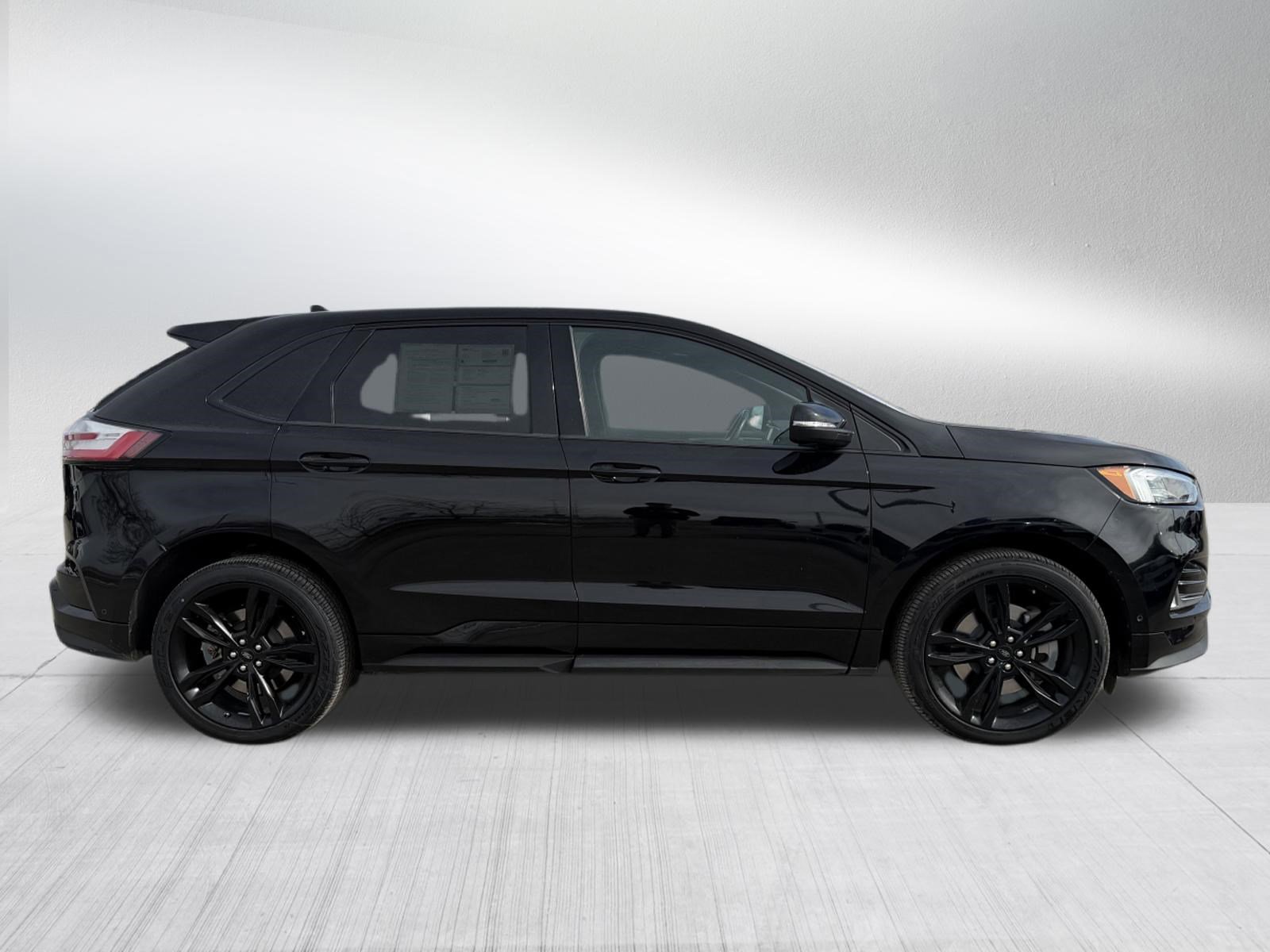 Certified 2022 Ford Edge ST w/ Equipment Group 401A image 8