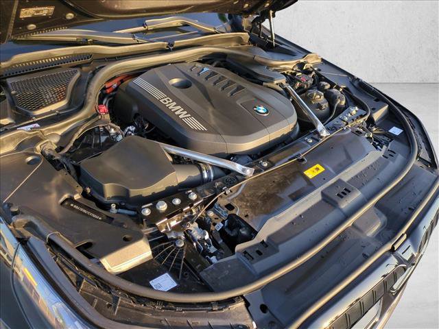 Certified 2026 BMW 550e xDrive w/ Premium Package image 25