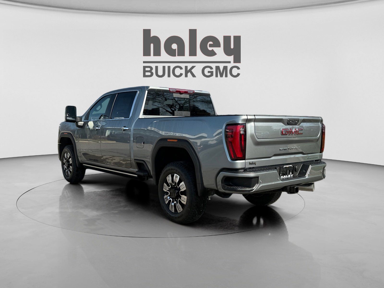 New 2026 GMC Sierra 2500 Denali w/ Denali Reserve Package image 3
